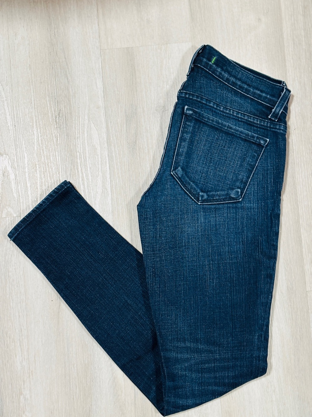 J BRAND “The Skinny Shark” Dark Blue Wash Stretch Skinny Jeans Size 24